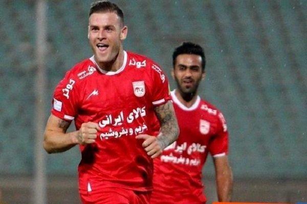 مهاجم ایرلندی پرسپولیس وارد تهران شد مهاجم ایرلندی پرسپولیس وارد تهران شد
