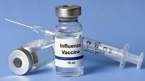 آیا واکسن آنفلوآنزا و دوز تقویت کننده کووید را همزمان دریافت کنیم؟
