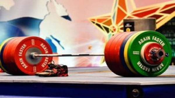 شروع رقابت های قهرمانی وزنه برداری نوجوانان کشور در خرم آباد