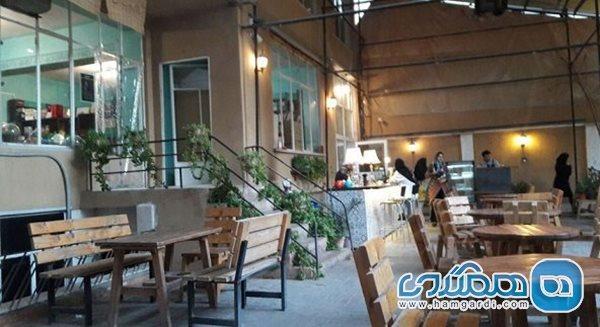 کافه شهر کاغذی یکی از مشهورترین کافه های شیراز است کافه شهر کاغذی یکی از مشهورترین کافه های شیراز است